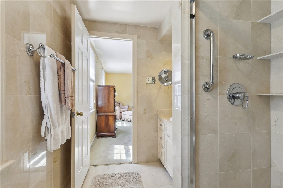 5 Knollwood Dr