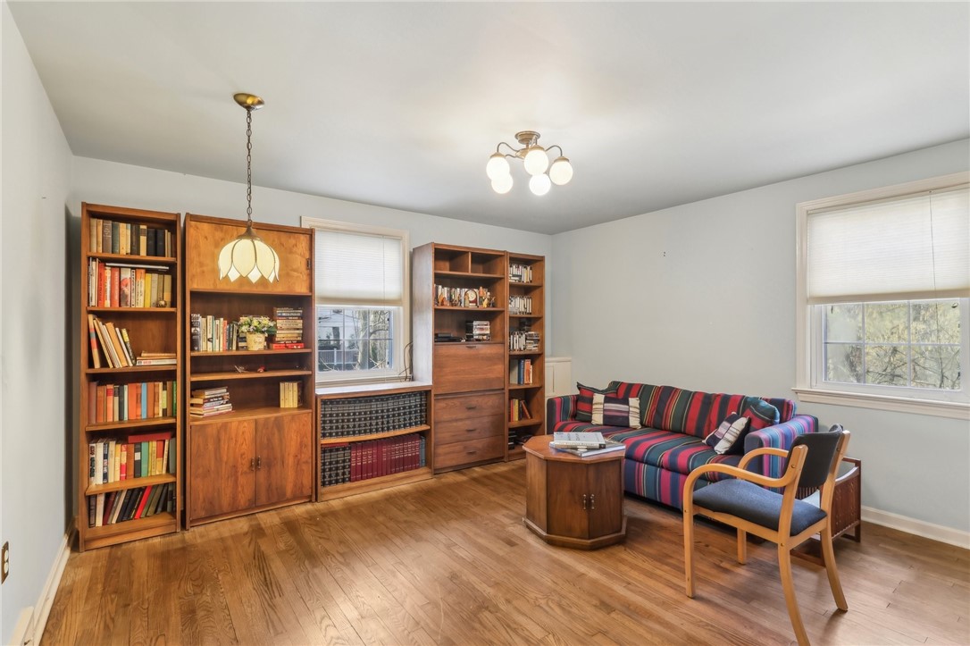5 Knollwood Dr