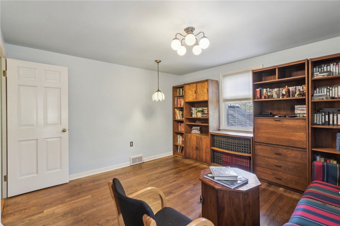 5 Knollwood Dr