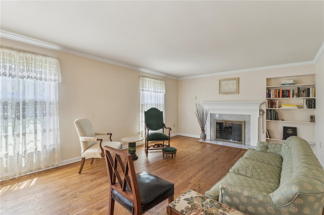5 Knollwood Dr