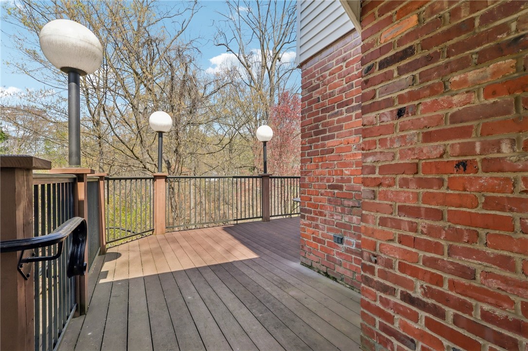 5 Knollwood Dr