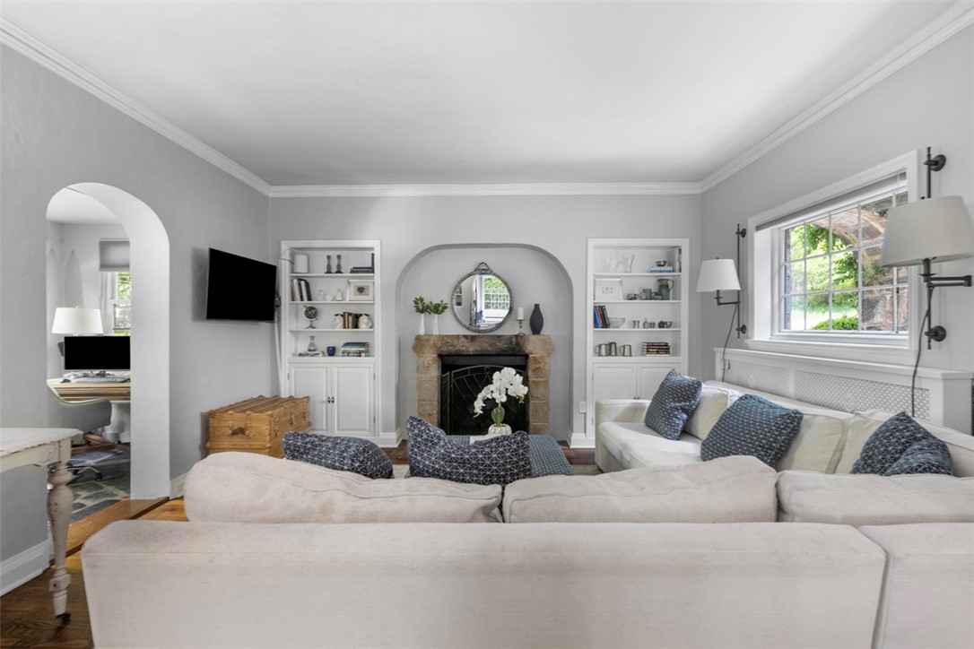 401 Parker Dr