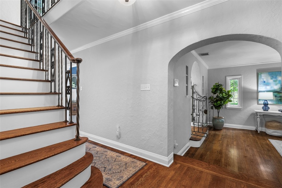 401 Parker Dr