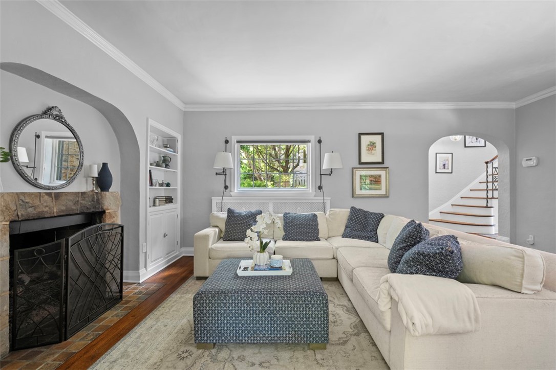 401 Parker Dr