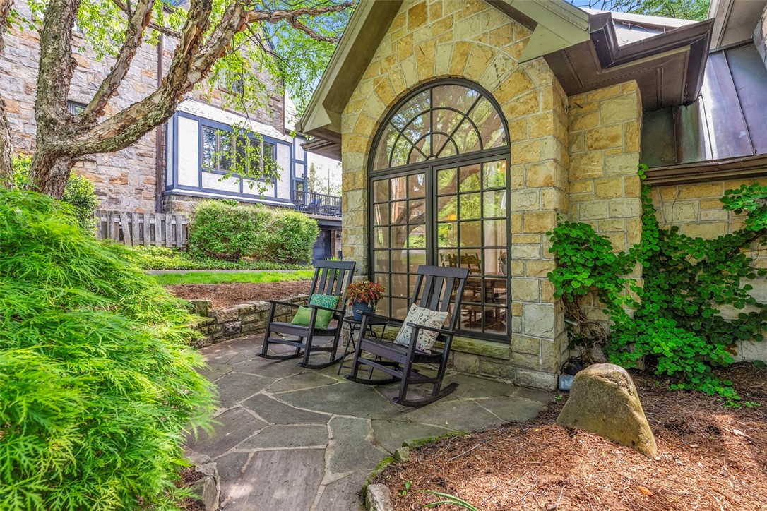 401 Parker Dr