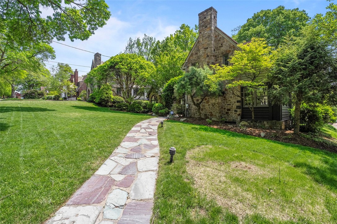 401 Parker Dr