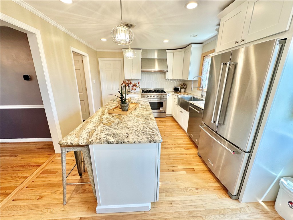 2467 Broadlawn Dr