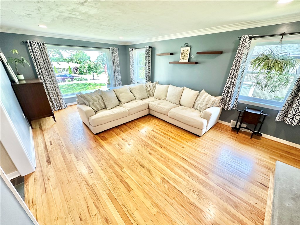 2467 Broadlawn Dr