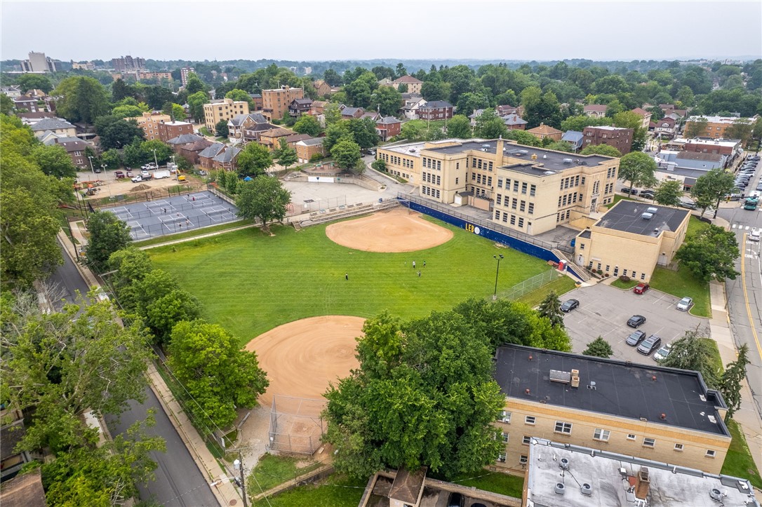 250 Dell Ave