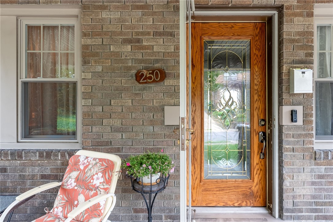 250 Dell Ave