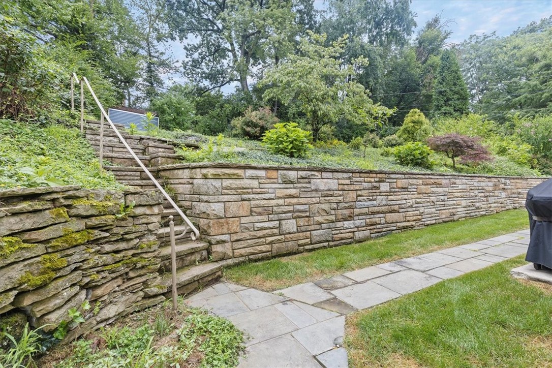 31 Woodland Dr