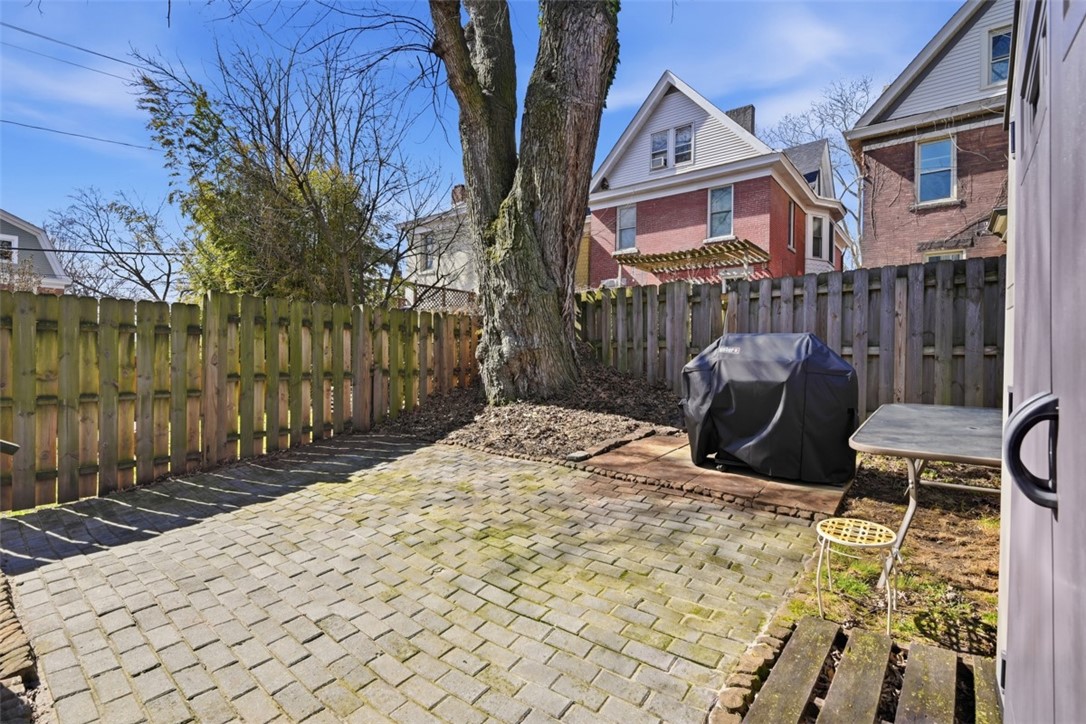 116 Ivy St