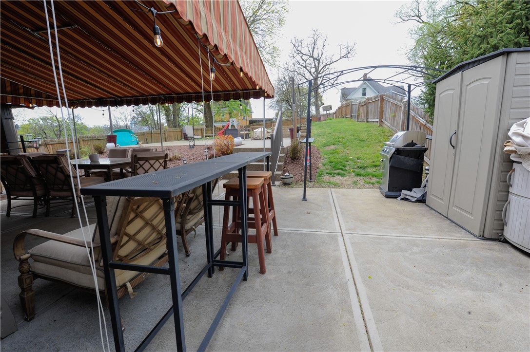 922 Maple Ave