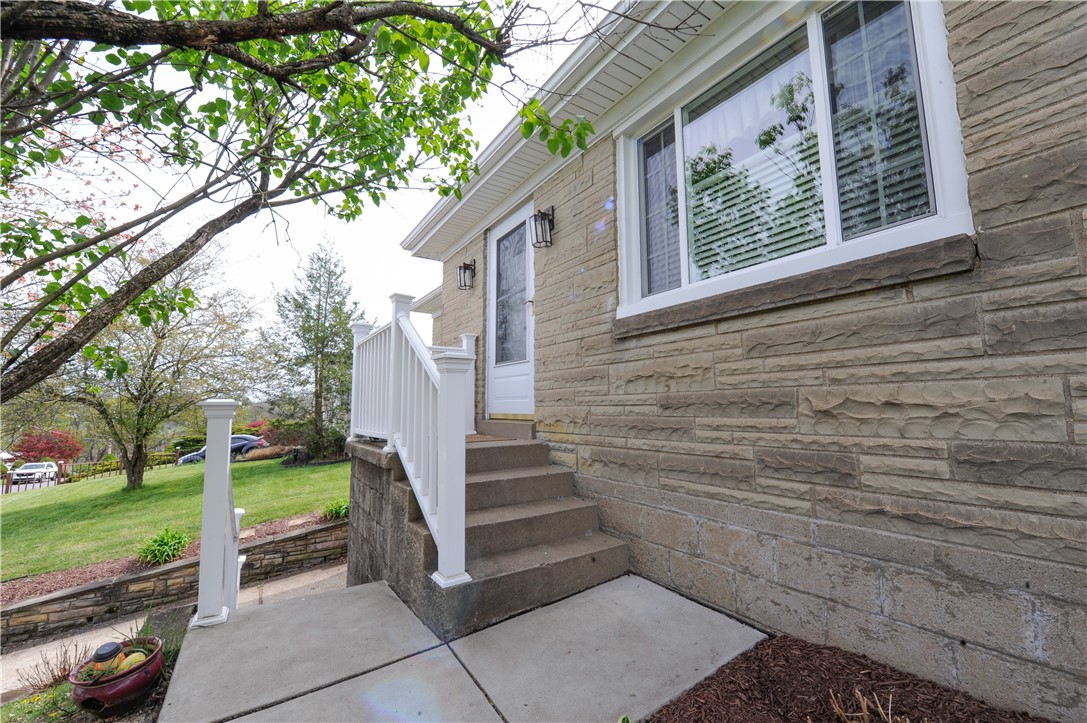 922 Maple Ave