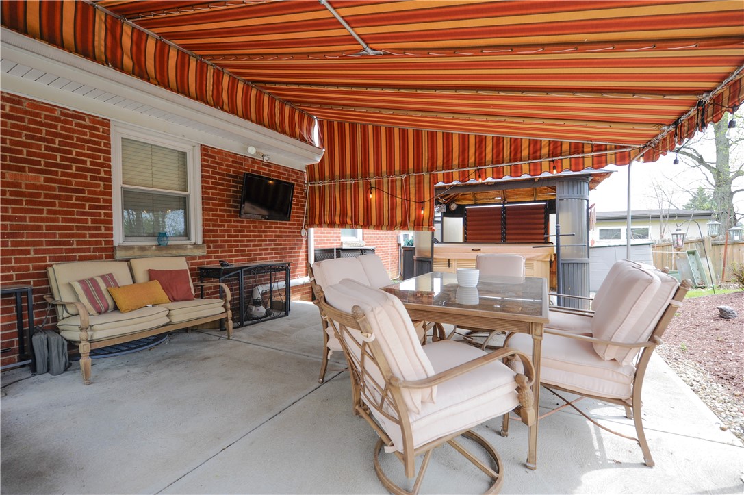 922 Maple Ave