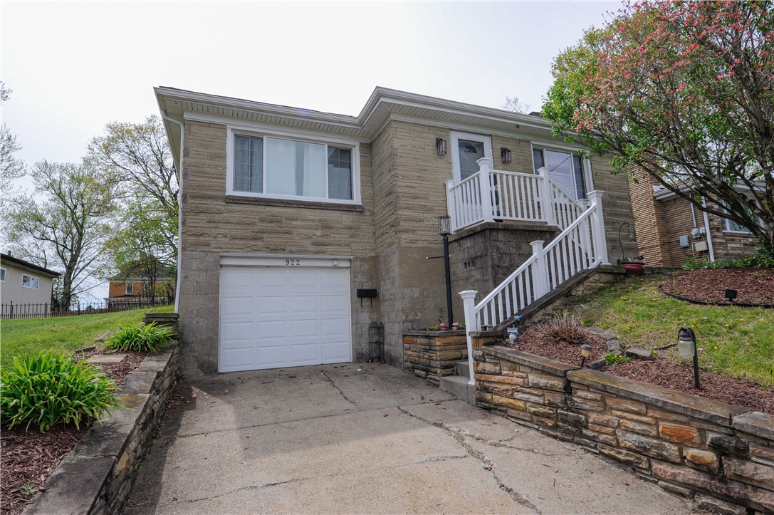 922 Maple Ave