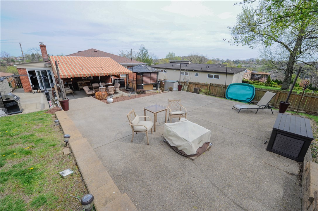 922 Maple Ave