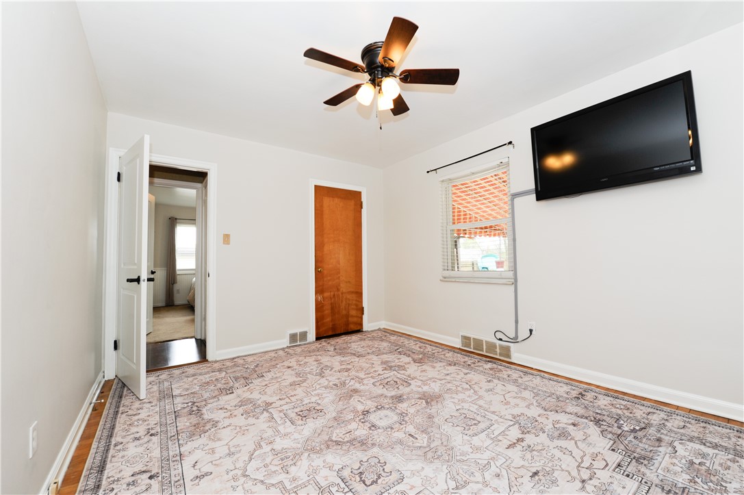 922 Maple Ave