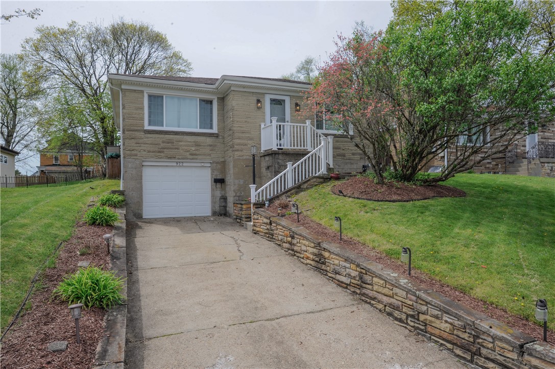 922 Maple Ave
