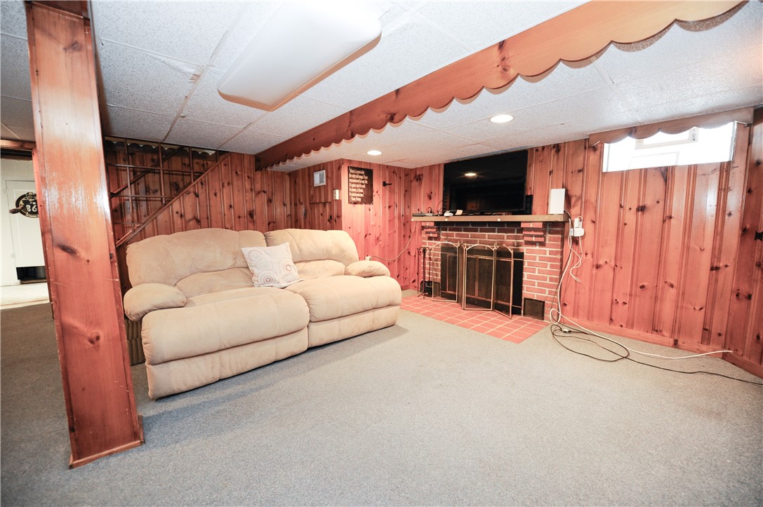 922 Maple Ave