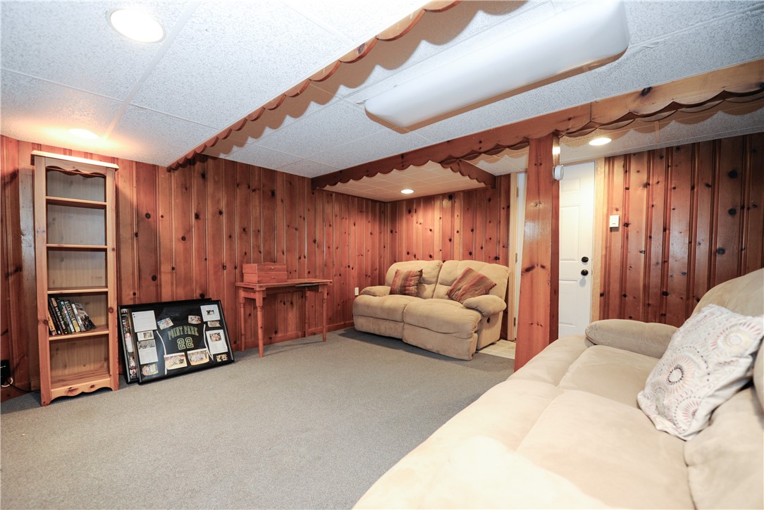 922 Maple Ave
