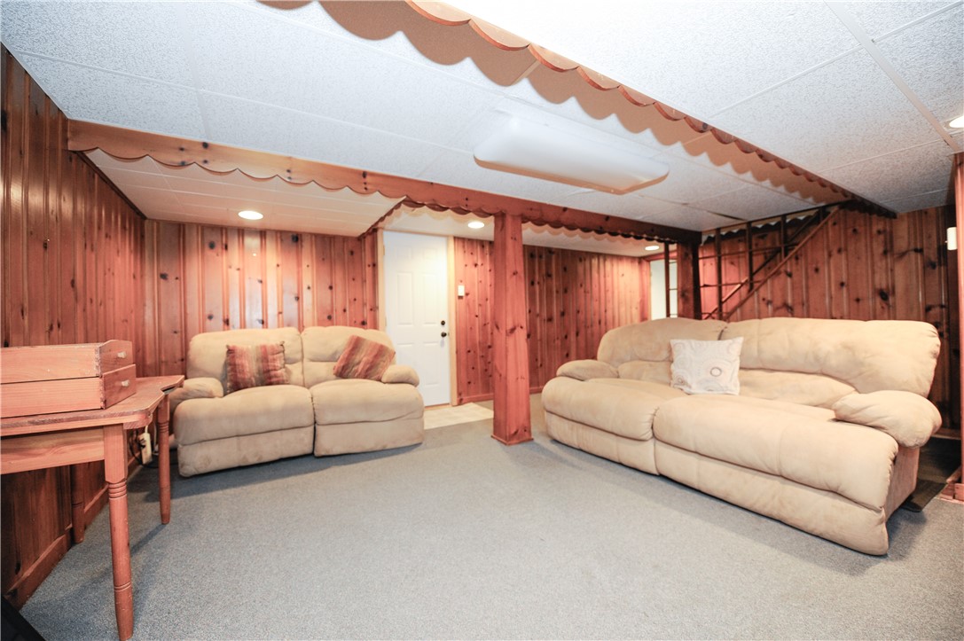 922 Maple Ave