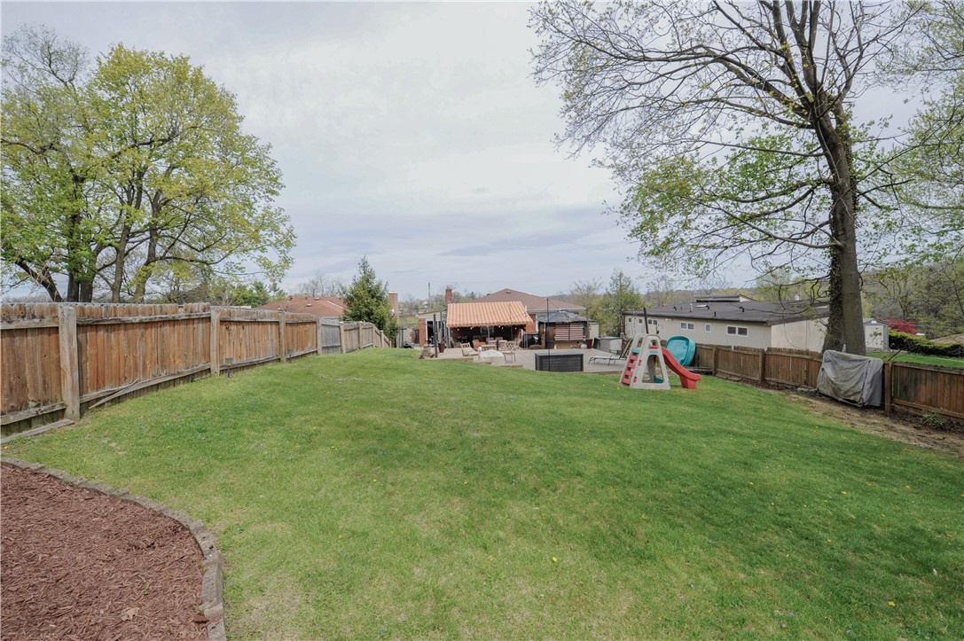 922 Maple Ave