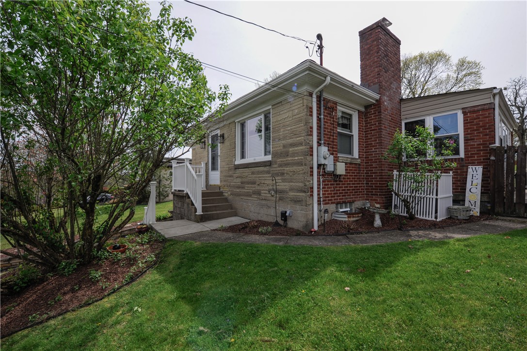922 Maple Ave