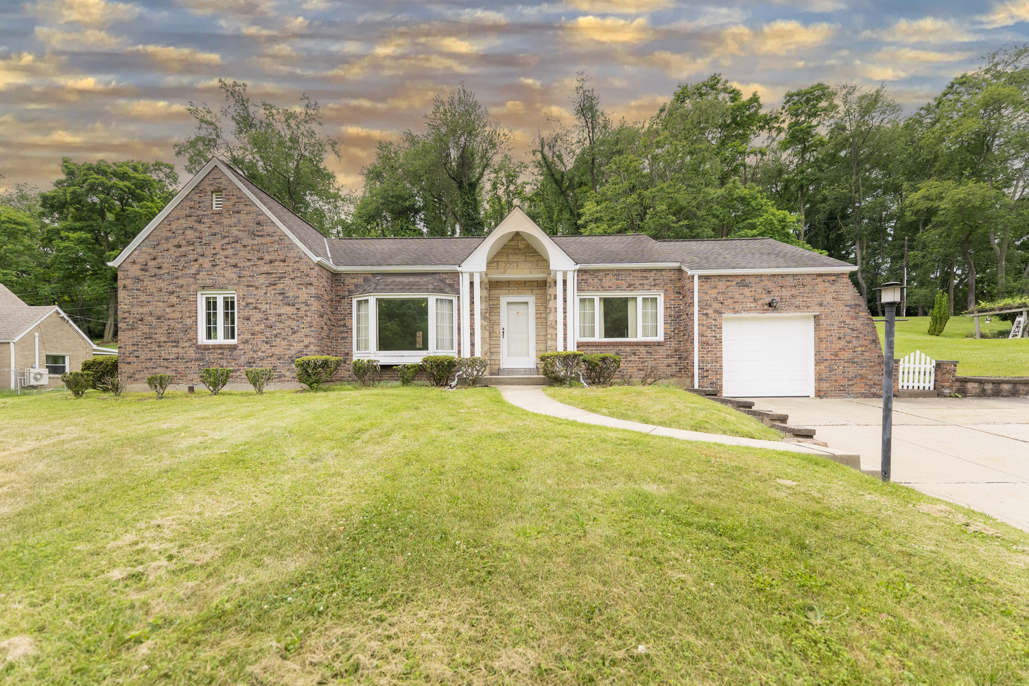 927 McNeilly ROAD
