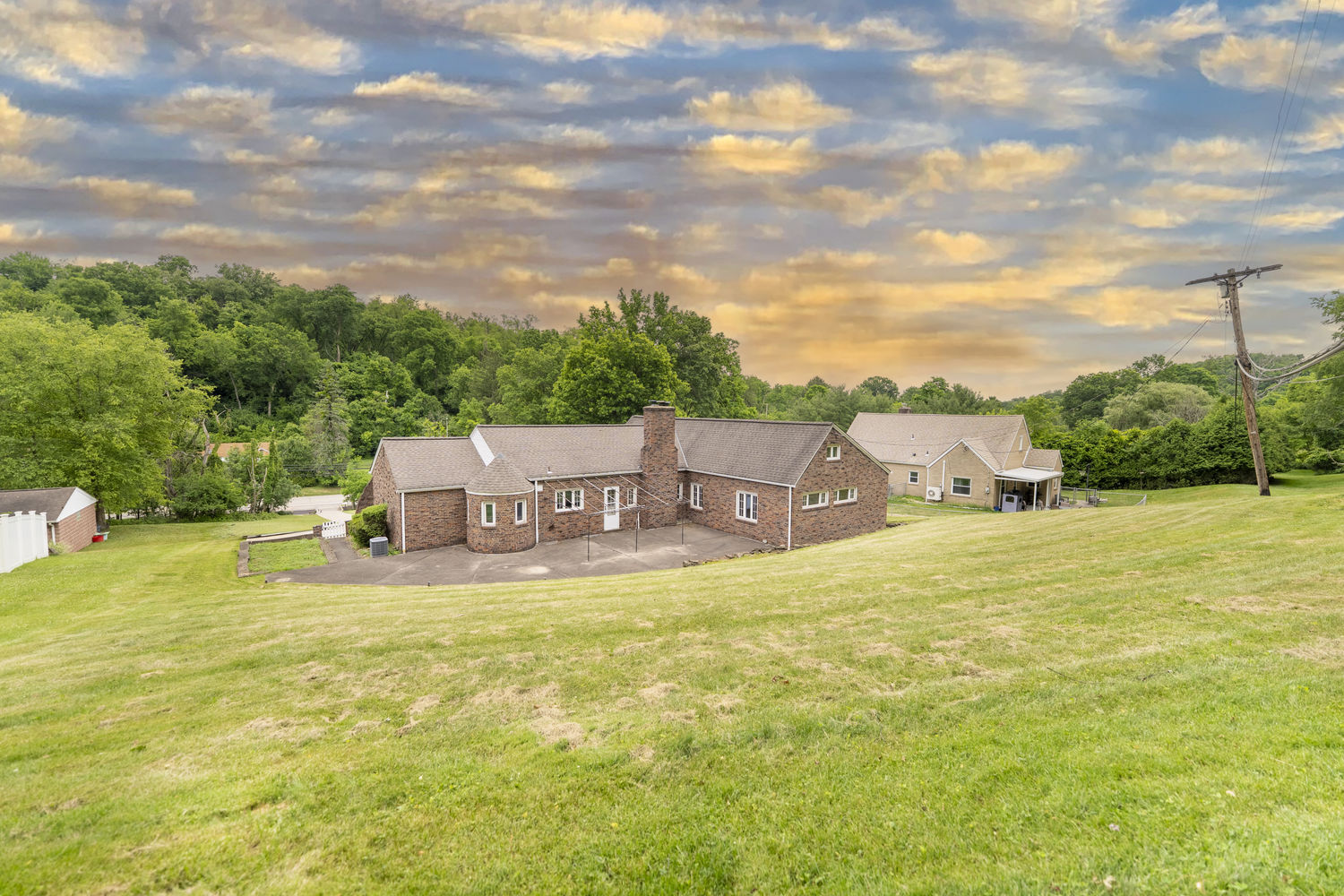 927 McNeilly ROAD