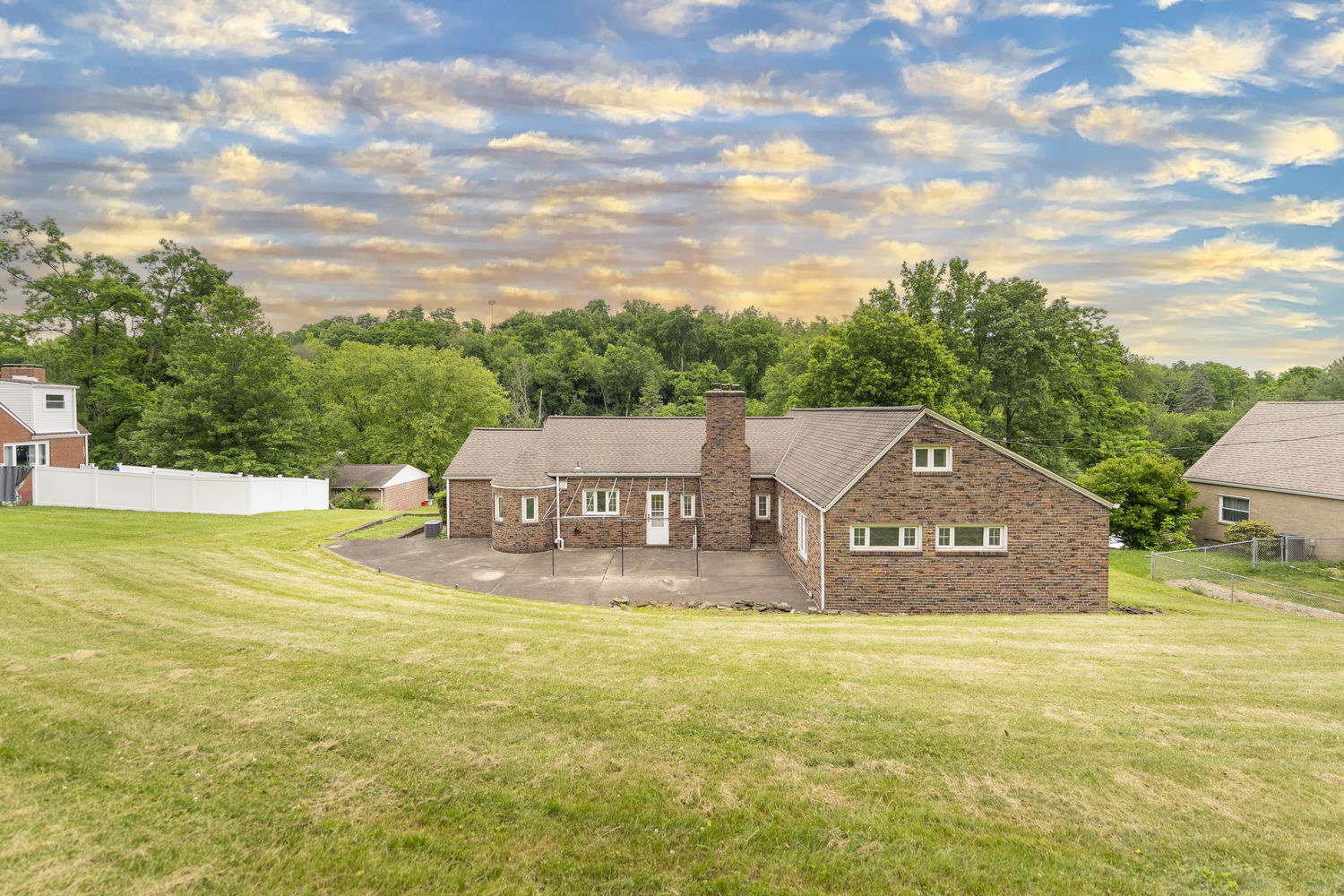 927 McNeilly ROAD