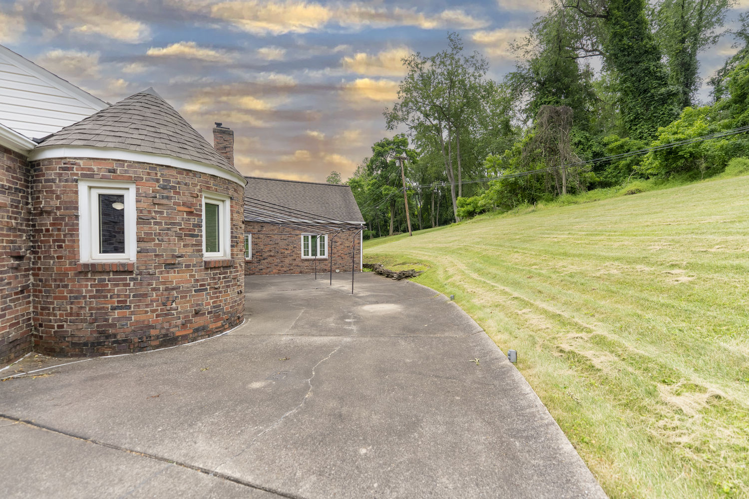 927 McNeilly ROAD