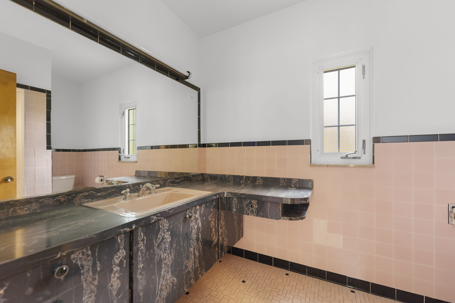 927 McNeilly ROAD