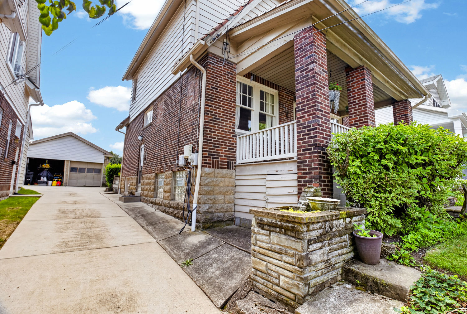 246 Hazel DRIVE