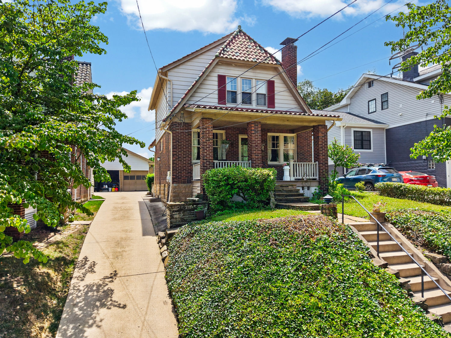 246 Hazel DRIVE