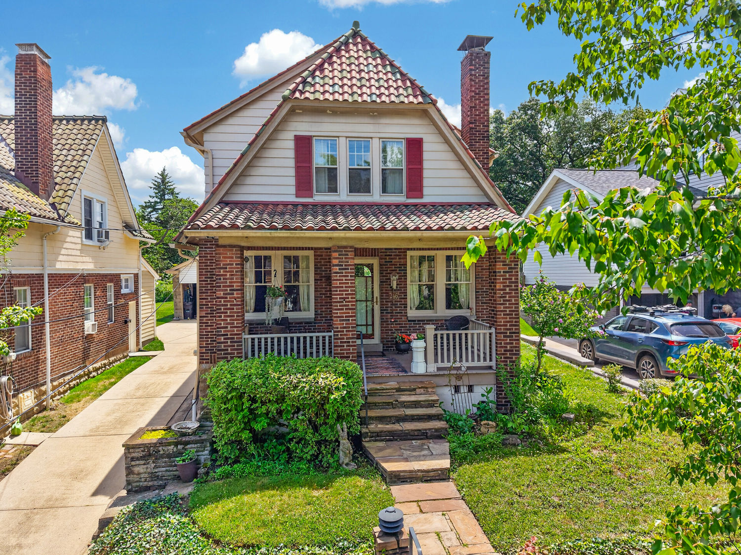 246 Hazel DRIVE