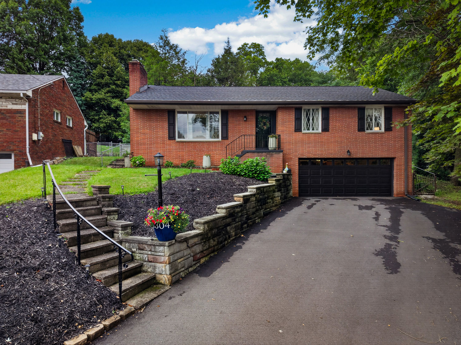 1304 Cochran ROAD