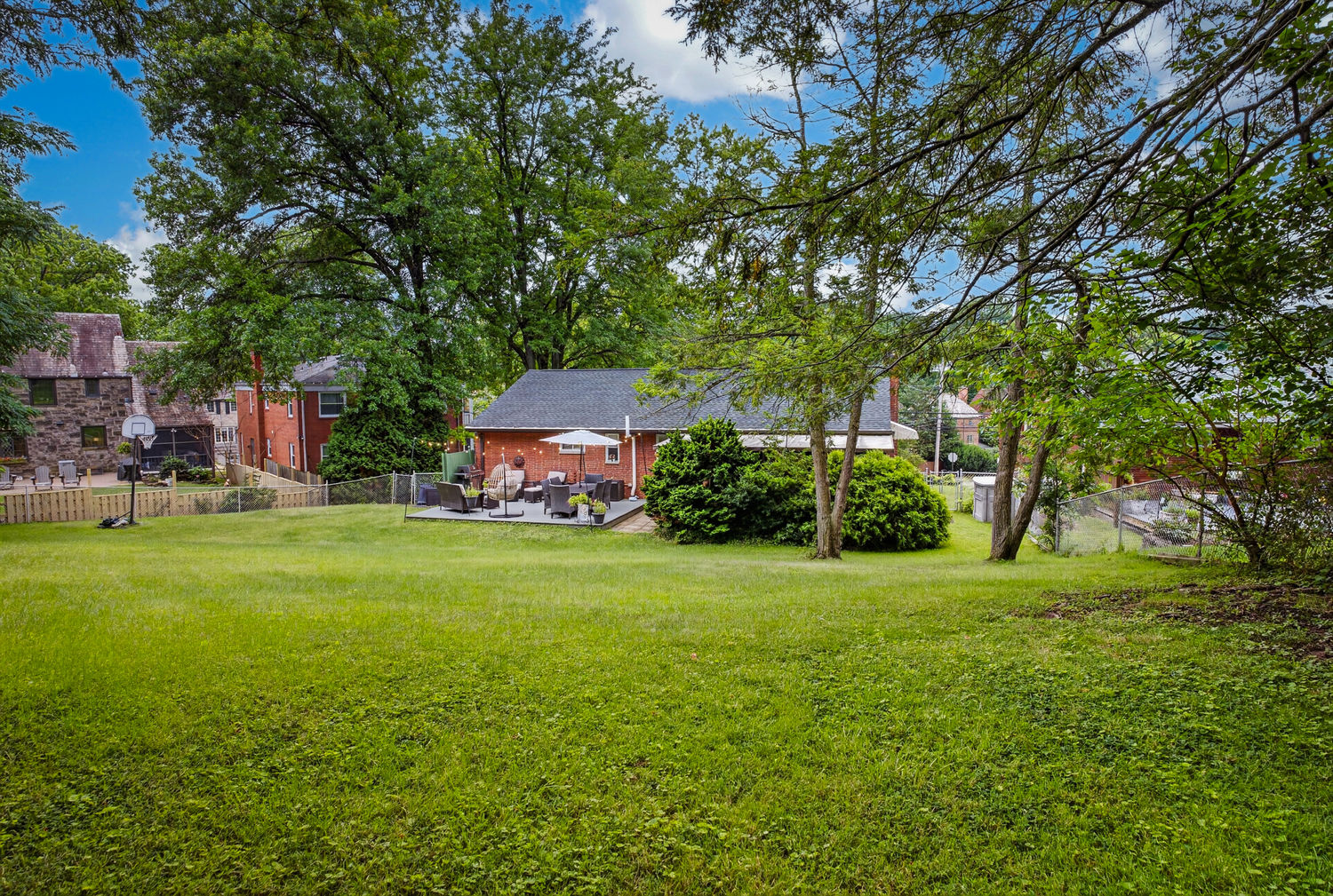 1304 Cochran ROAD