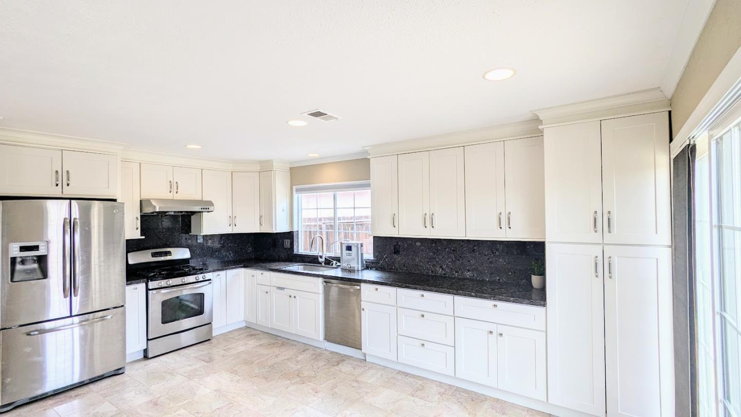 752 Andrea Way