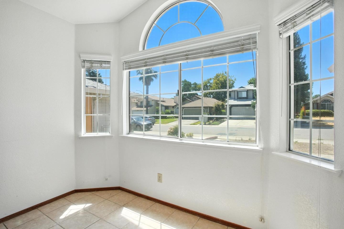 8534 Shadow Crest Circle