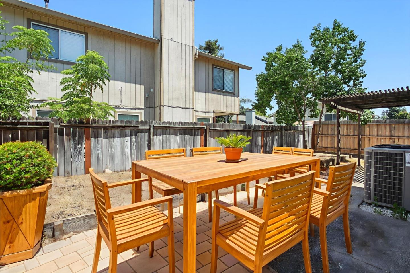 8534 Shadow Crest Circle