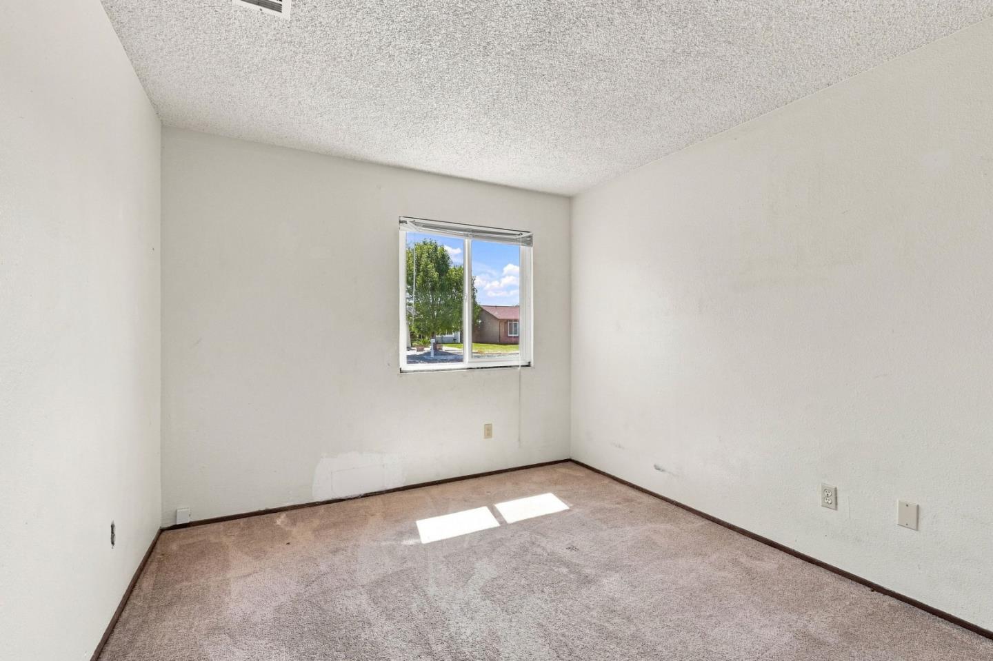 62 Mosswood DR