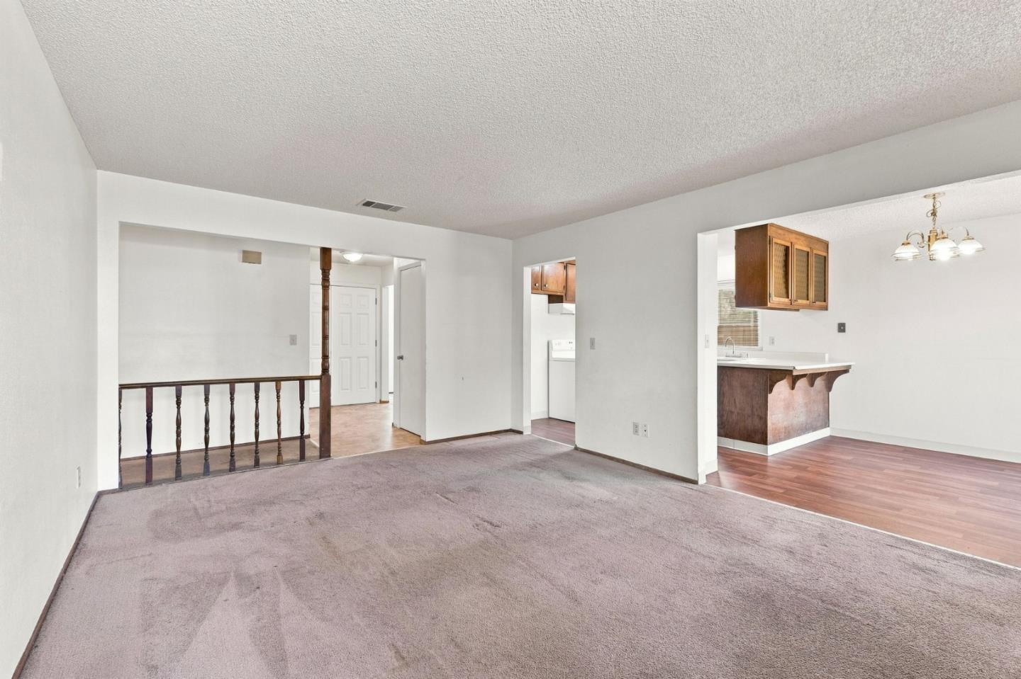 62 Mosswood DR