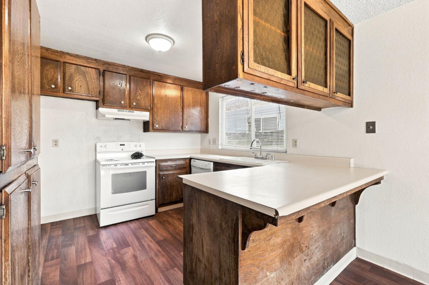 62 Mosswood DR