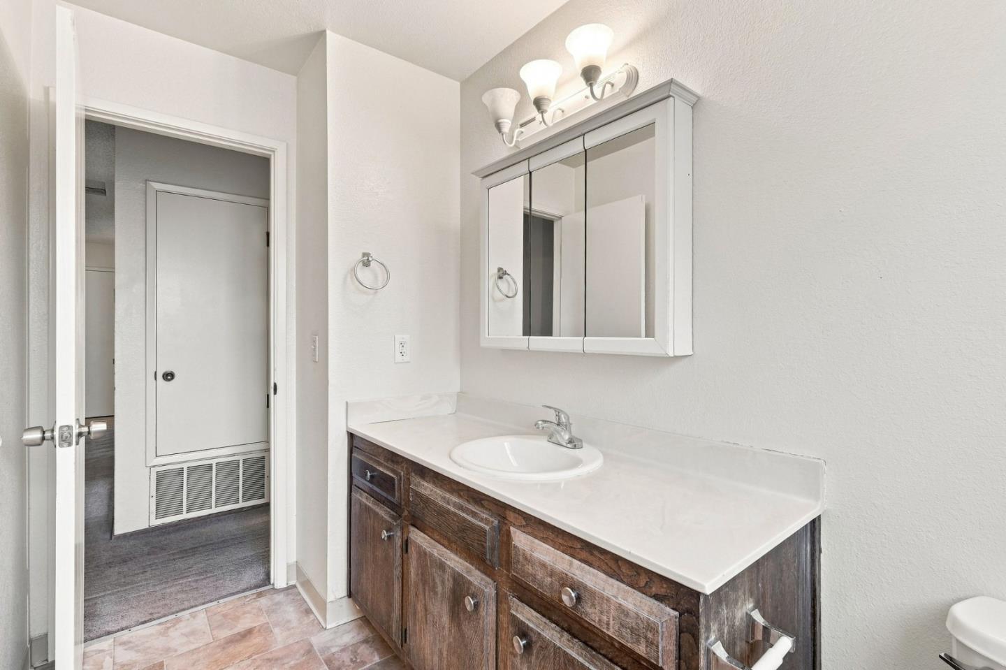 62 Mosswood DR