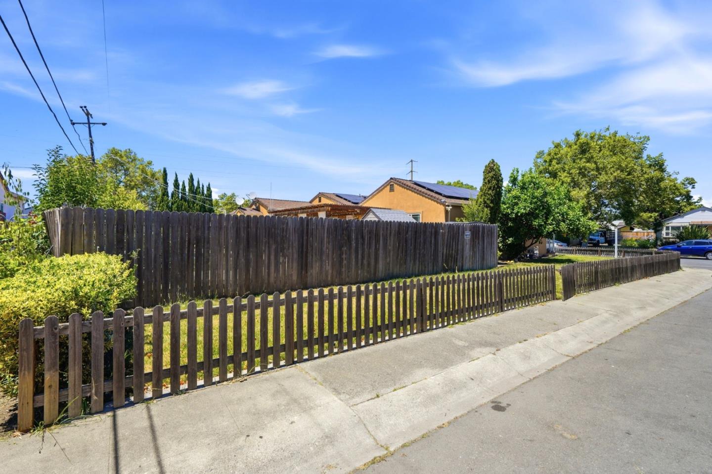 2115 Teakwood Street