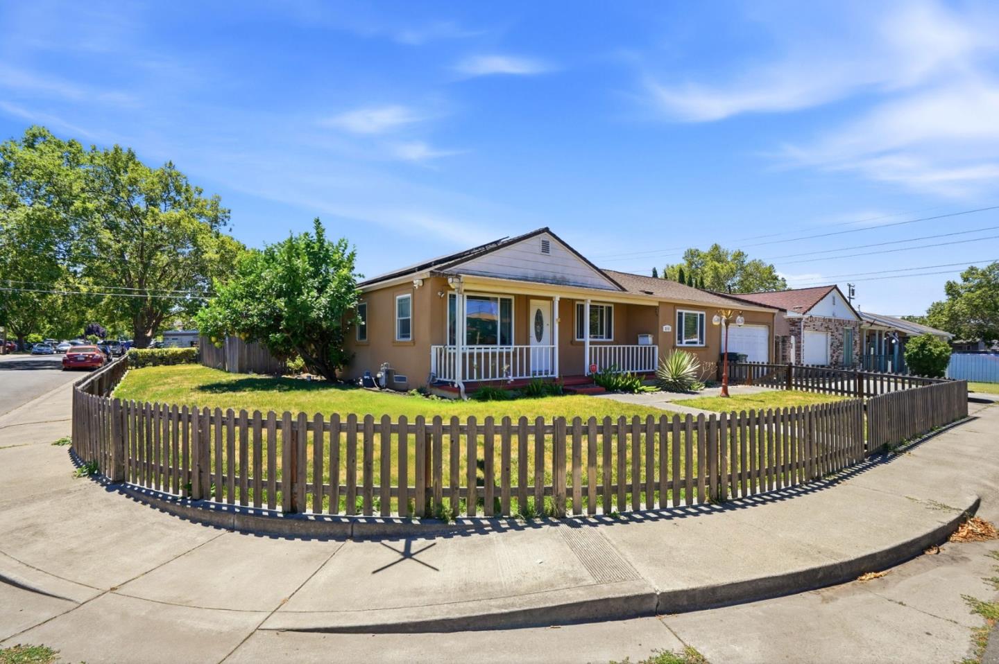 2115 Teakwood Street