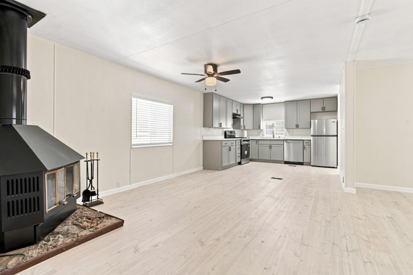812 W Clover RD 75