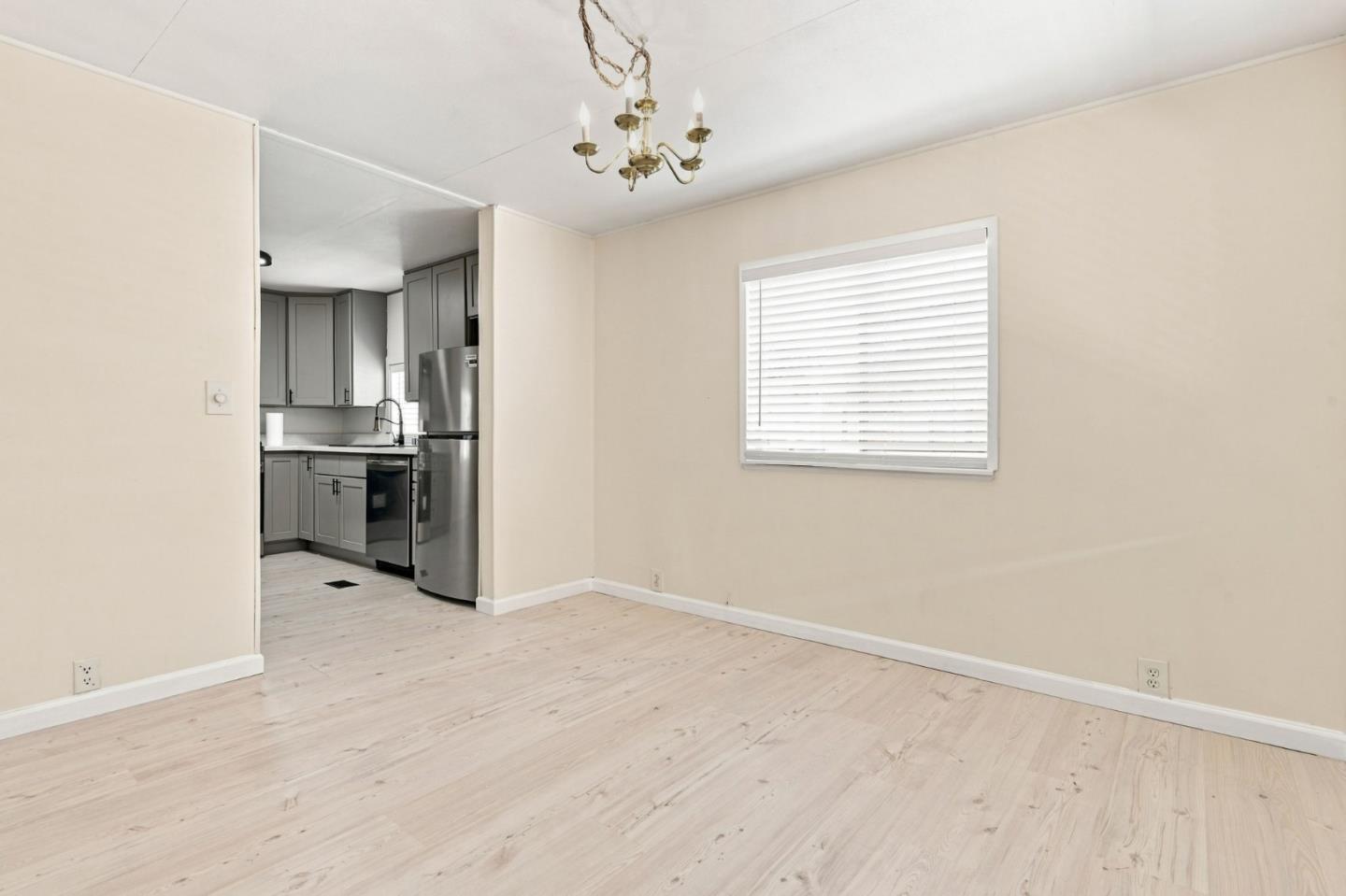 812 W Clover RD 75