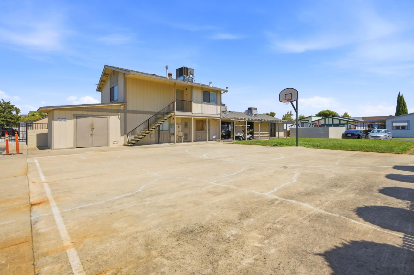 812 W Clover RD 75